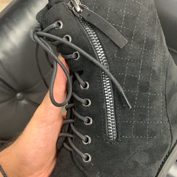 Quilted Detail Lace Up Ankle Boots with Rubber Lug Sole in Black Faux Suede US 7 - Picture 11 of 16